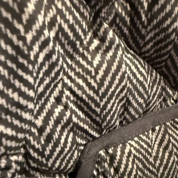 J. Crew Lightweight Puffer Vest Women Size M - Picture 3 of 4